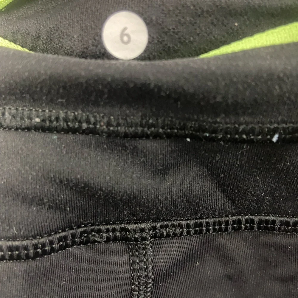 Lululemon Cropped Leggings Size 6 Black Green Yoga Gym Tights - Picture 7 of 8